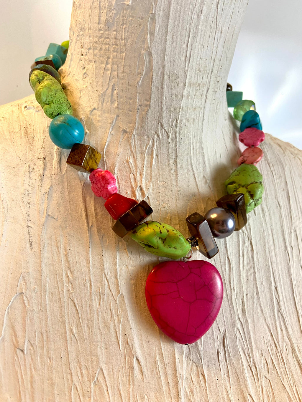 My pinky 💓heart choker