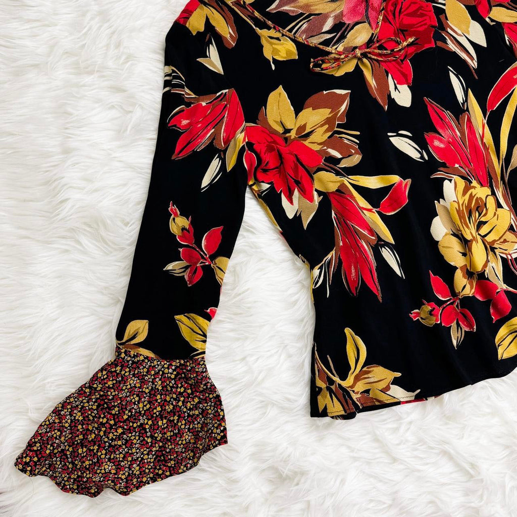 90s Floral Bell Sleeve Blouse (M)