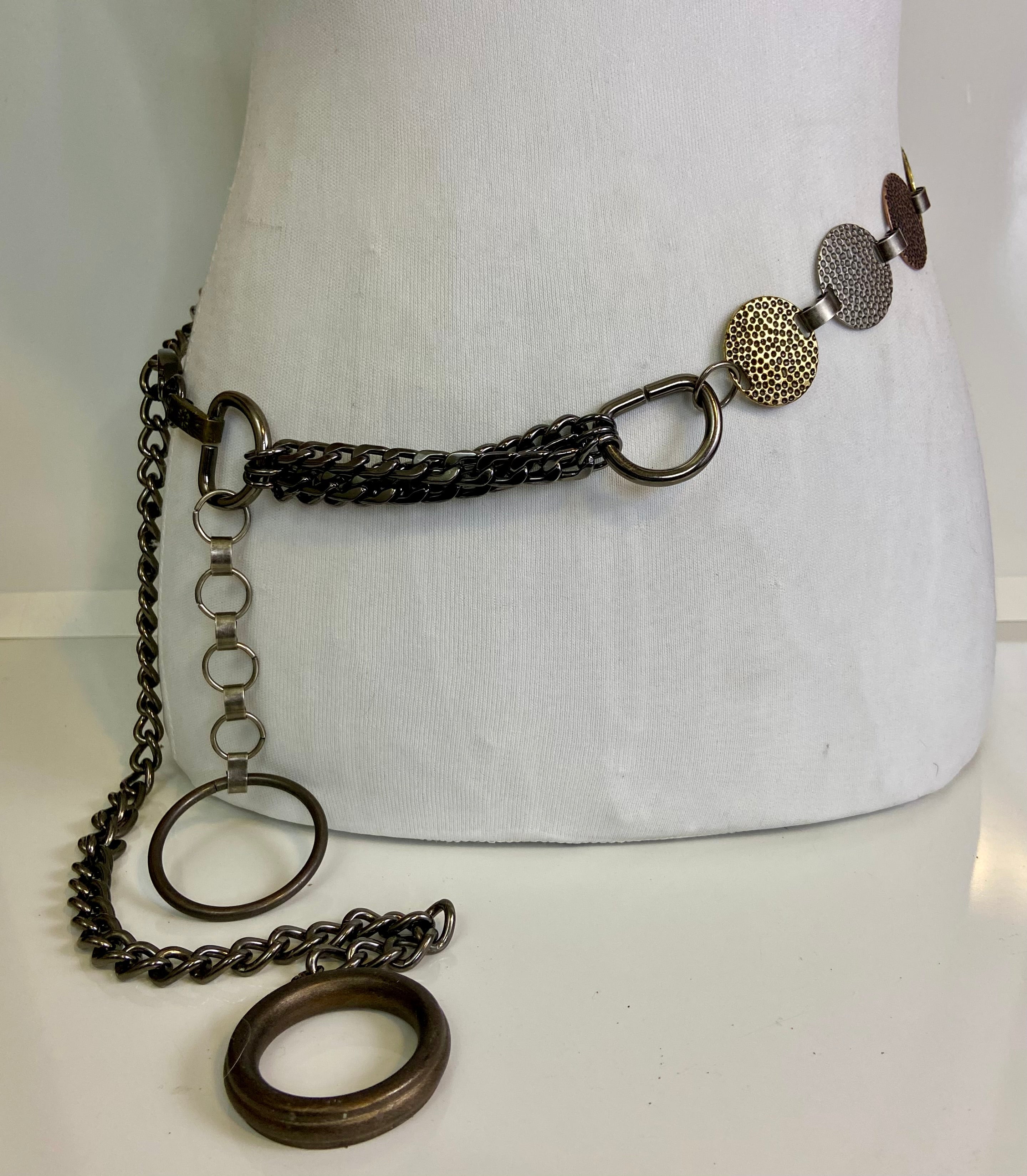 Multi colored metal chain belt