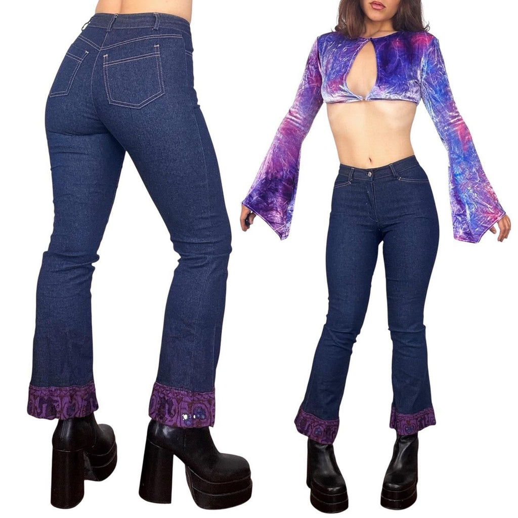 90s Bebe Embroidered Hem Flare Jeans (XS)