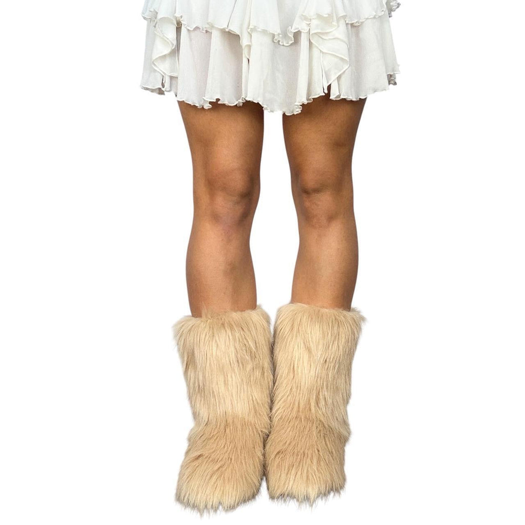 Y2K Tan Faux Fur Yeti Boots (7.5)