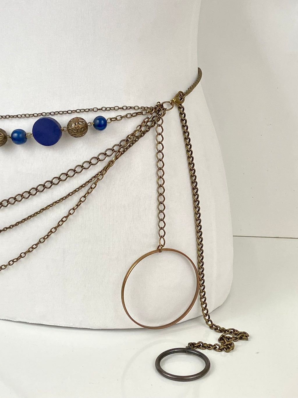 Layers and beads belt