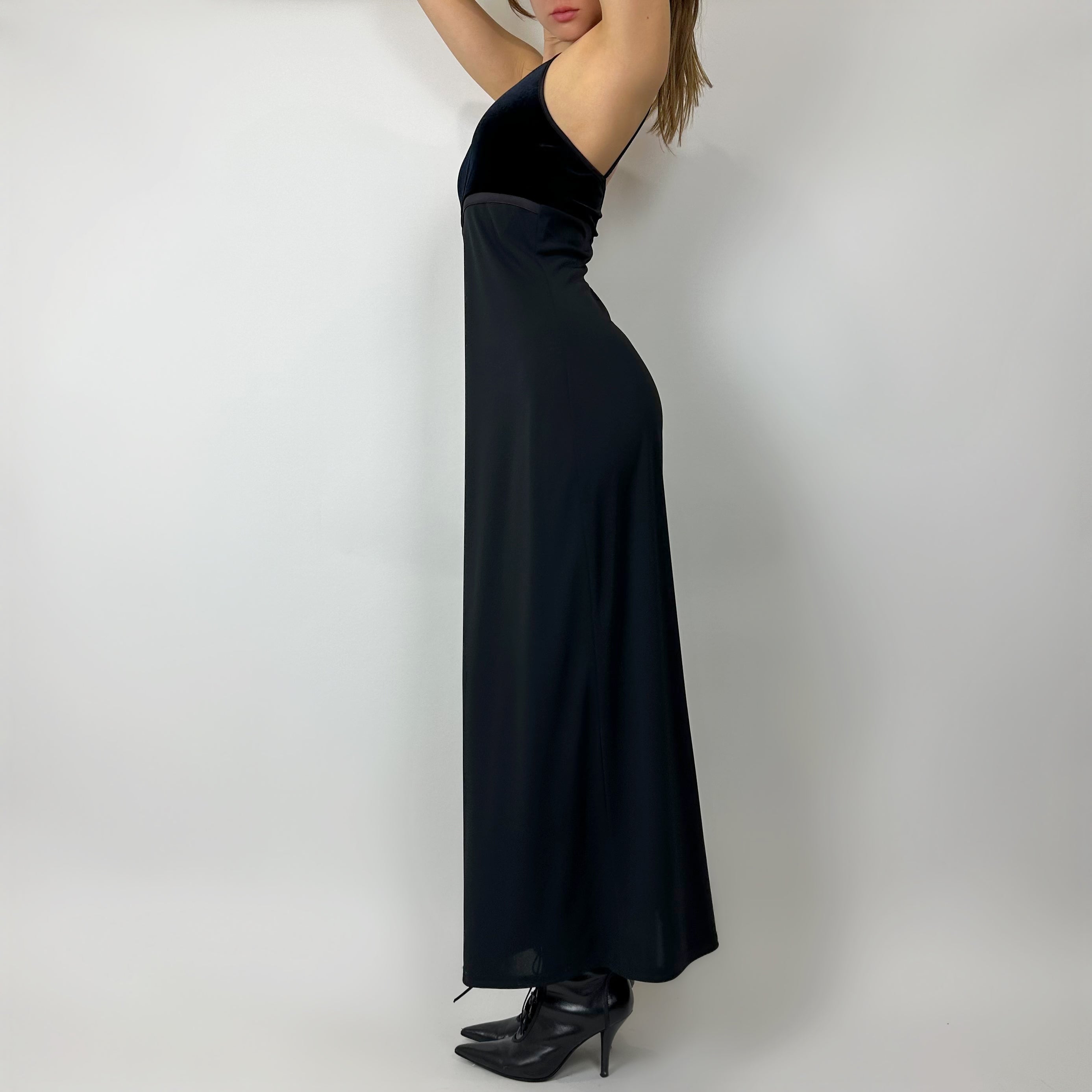 90s Black Velvet Maxi Dress (S/M)