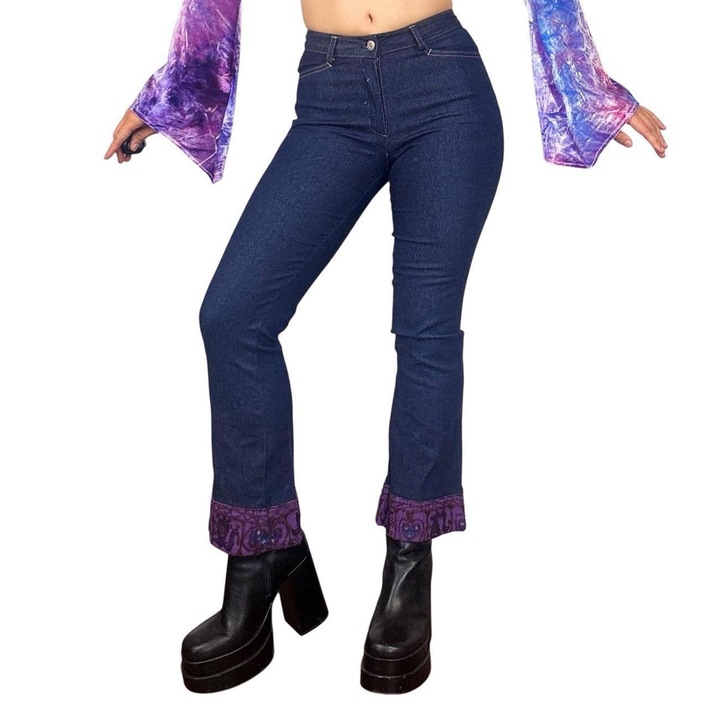 90s Bebe Embroidered Hem Flare Jeans (XS)