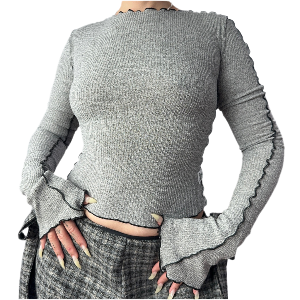 Grey Elongated Sleeve Top (S/M)