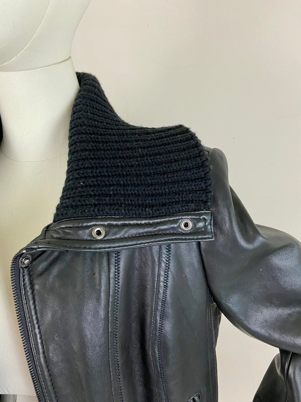 Fitted New York Leather Jacket (L)