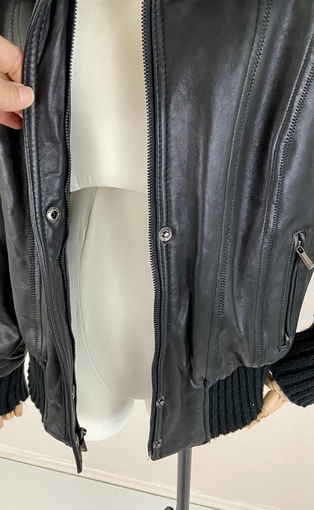 Fitted New York Leather Jacket (L)