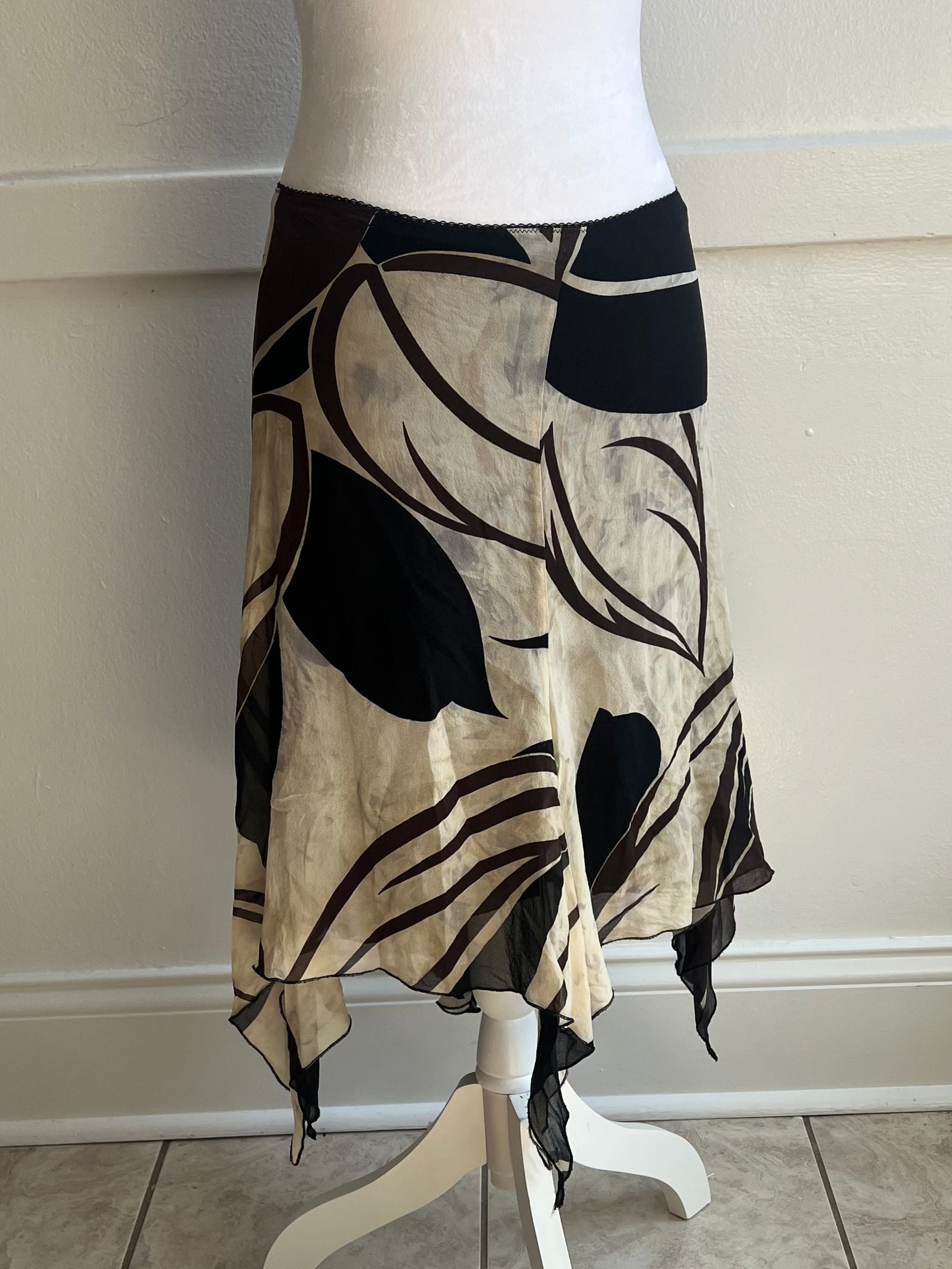 Vintage 90s/Y2K Italian Designer 100% Silk Whimsy Skirt (S/M)