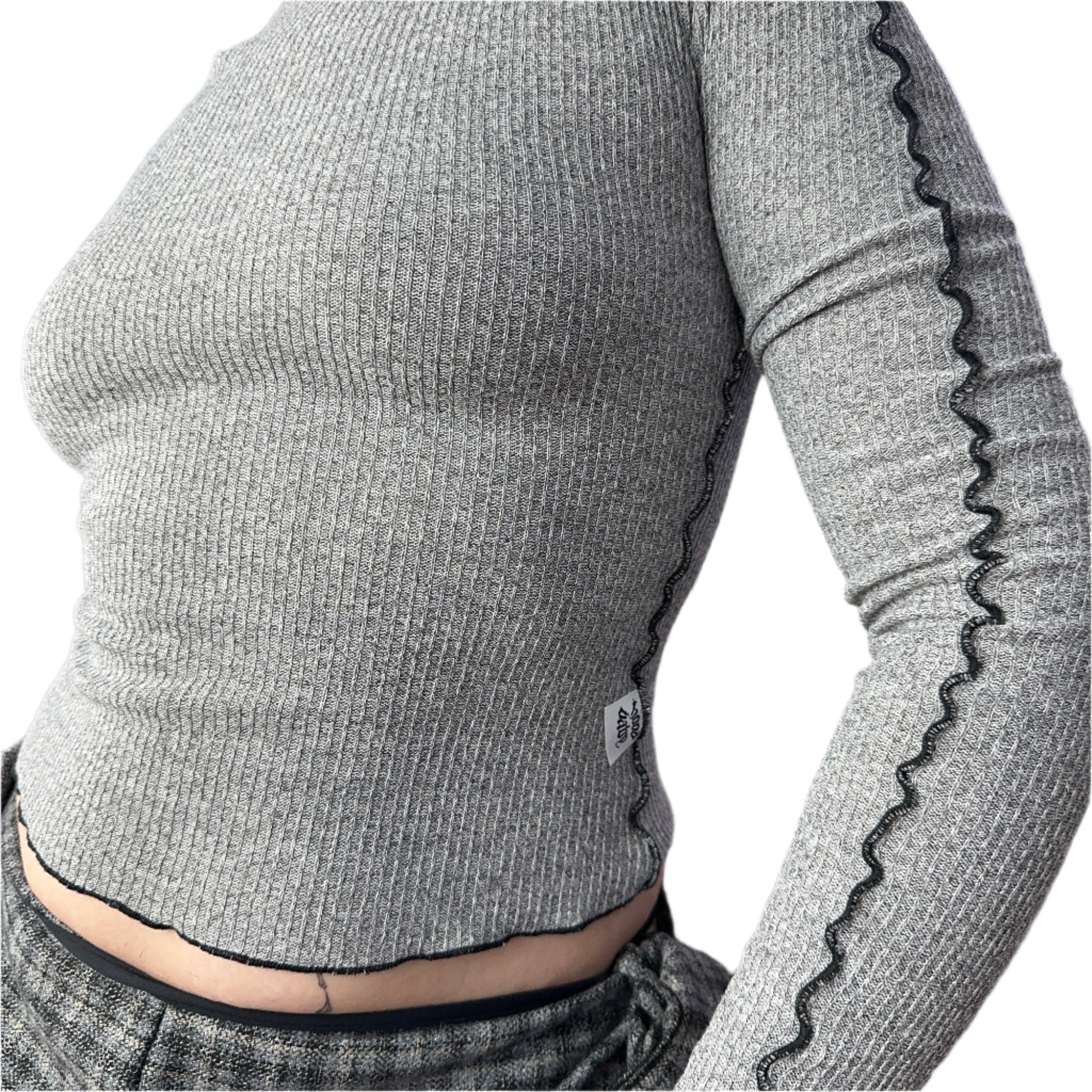 Grey Elongated Sleeve Top (S/M)