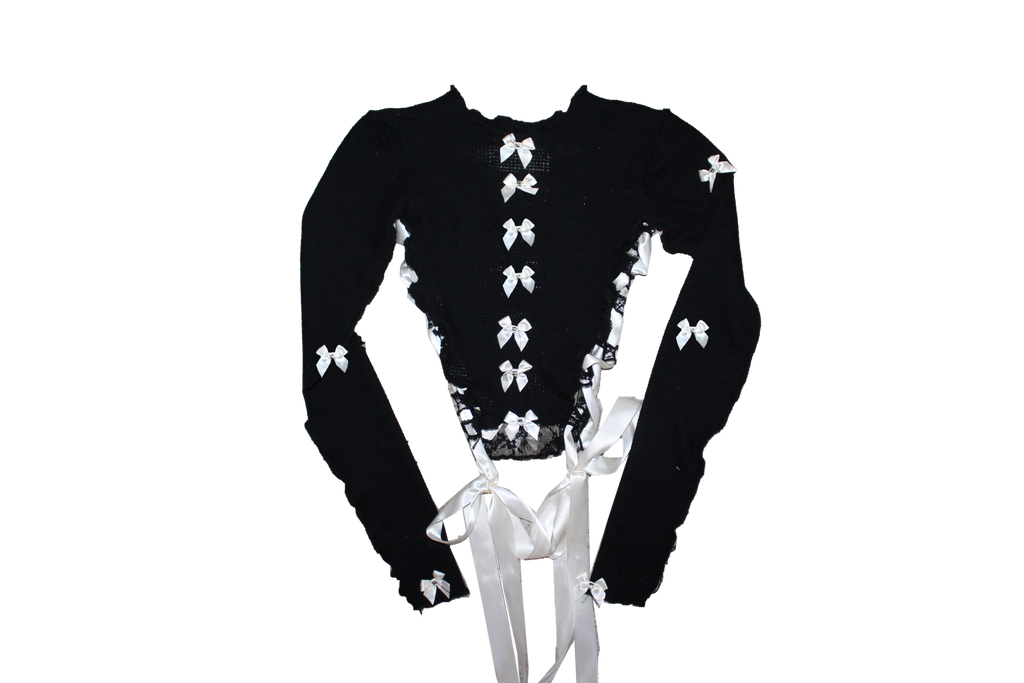 black à­?.˚â‚?milk  sweater