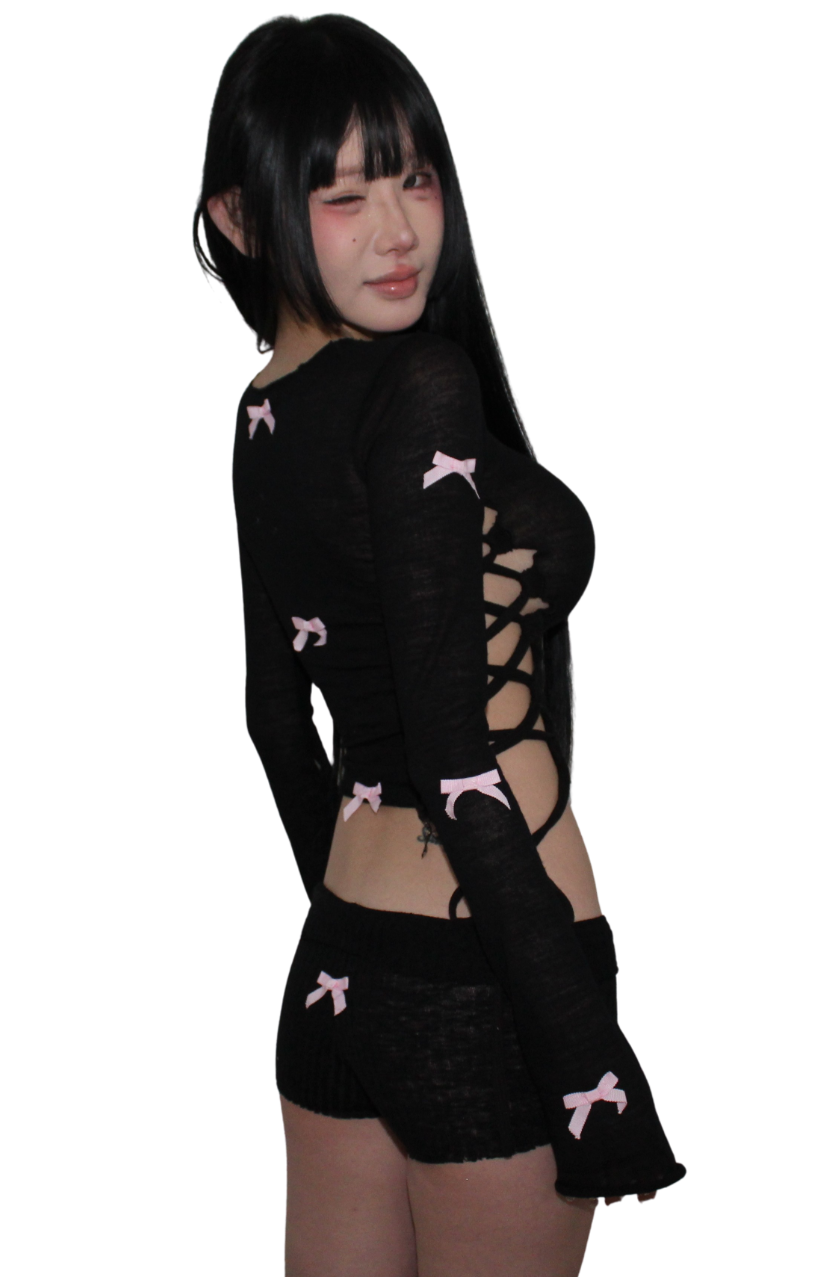 â‚?⊹₍ᐢᐢâ‚?á°?blk pink longsleeve 🎀