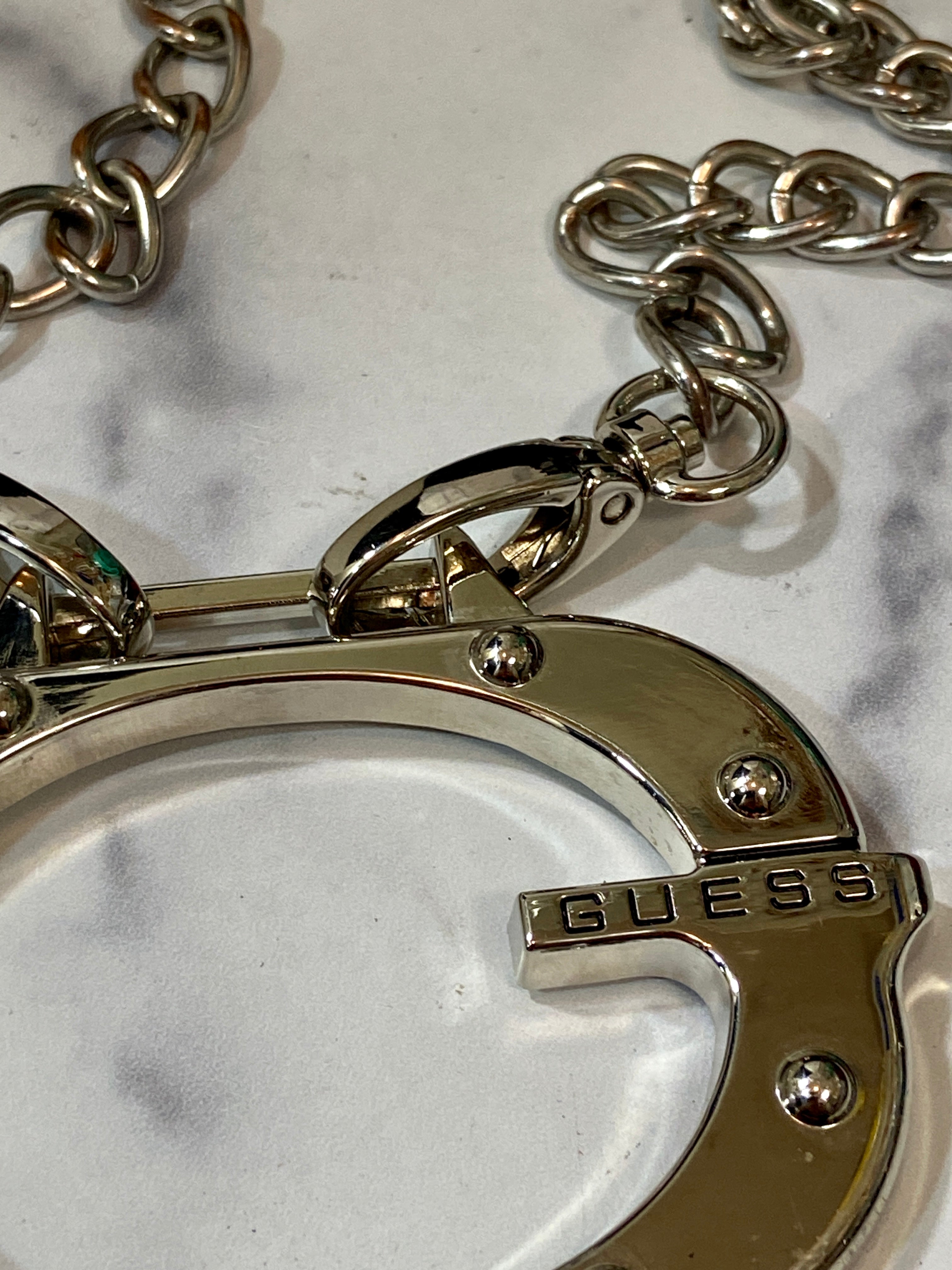 Guess Custom Chain