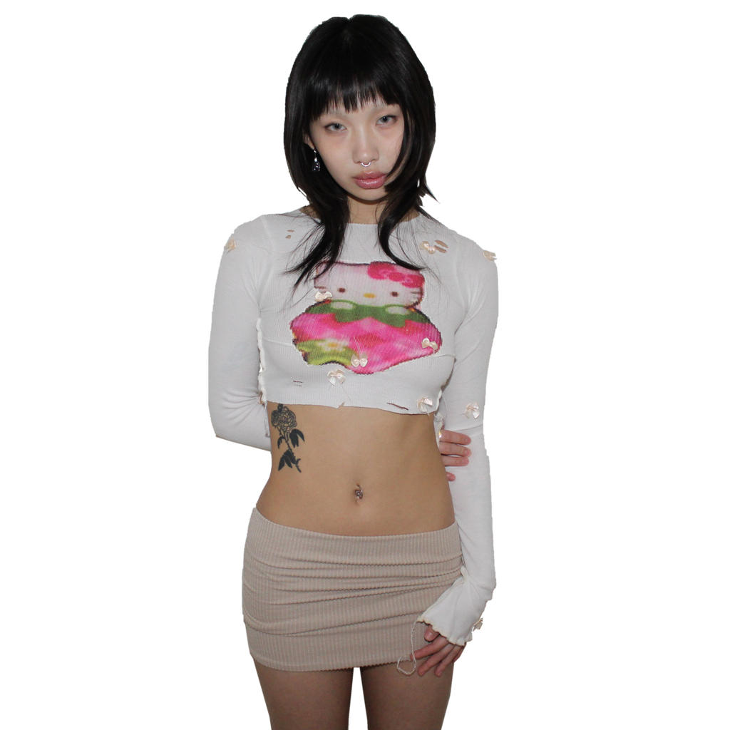 Kitty . with a Strawberry >.< {top}