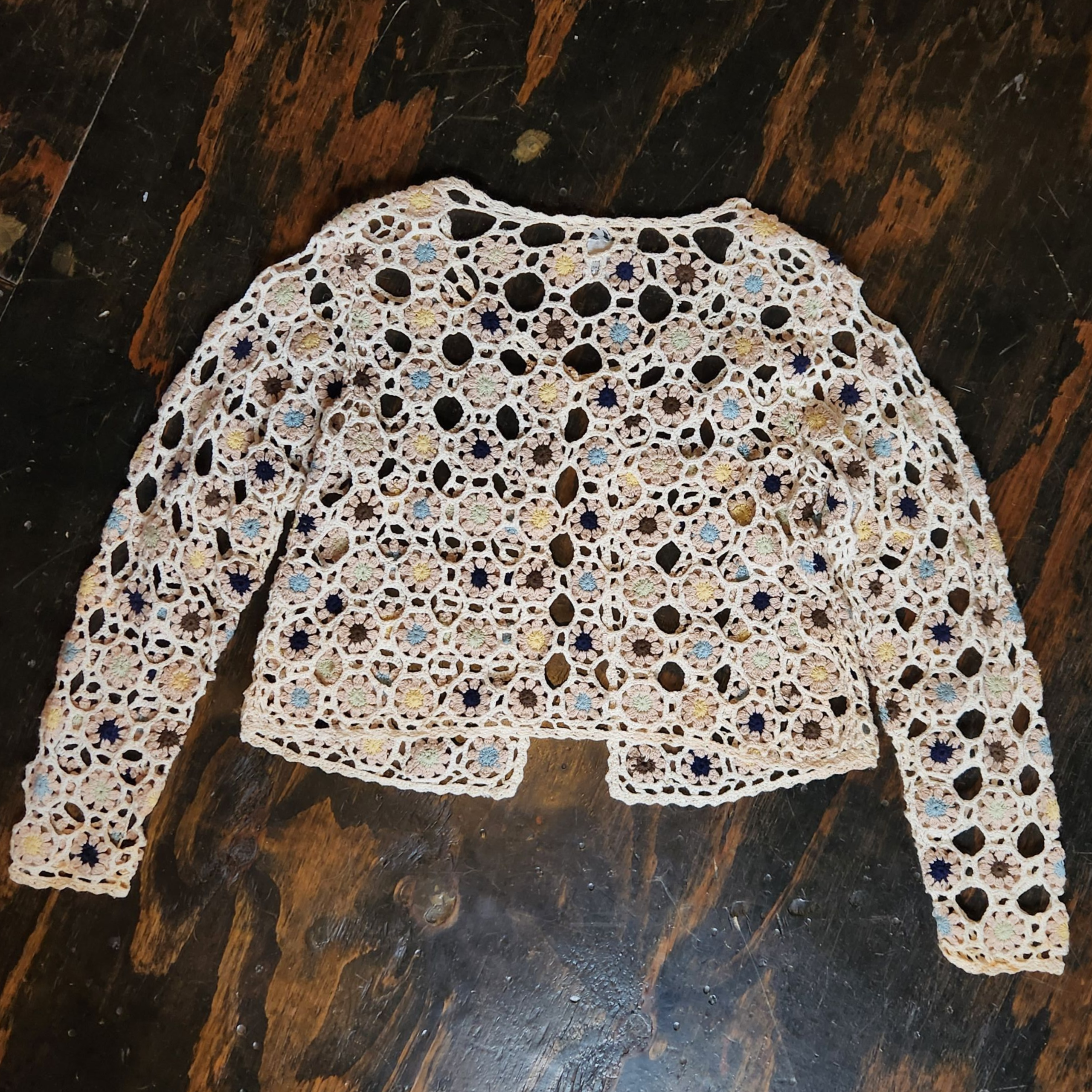 Off-white Floral Knit Sweater (L)