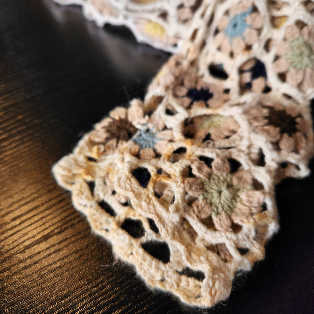 Off-white Floral Knit Sweater (L)