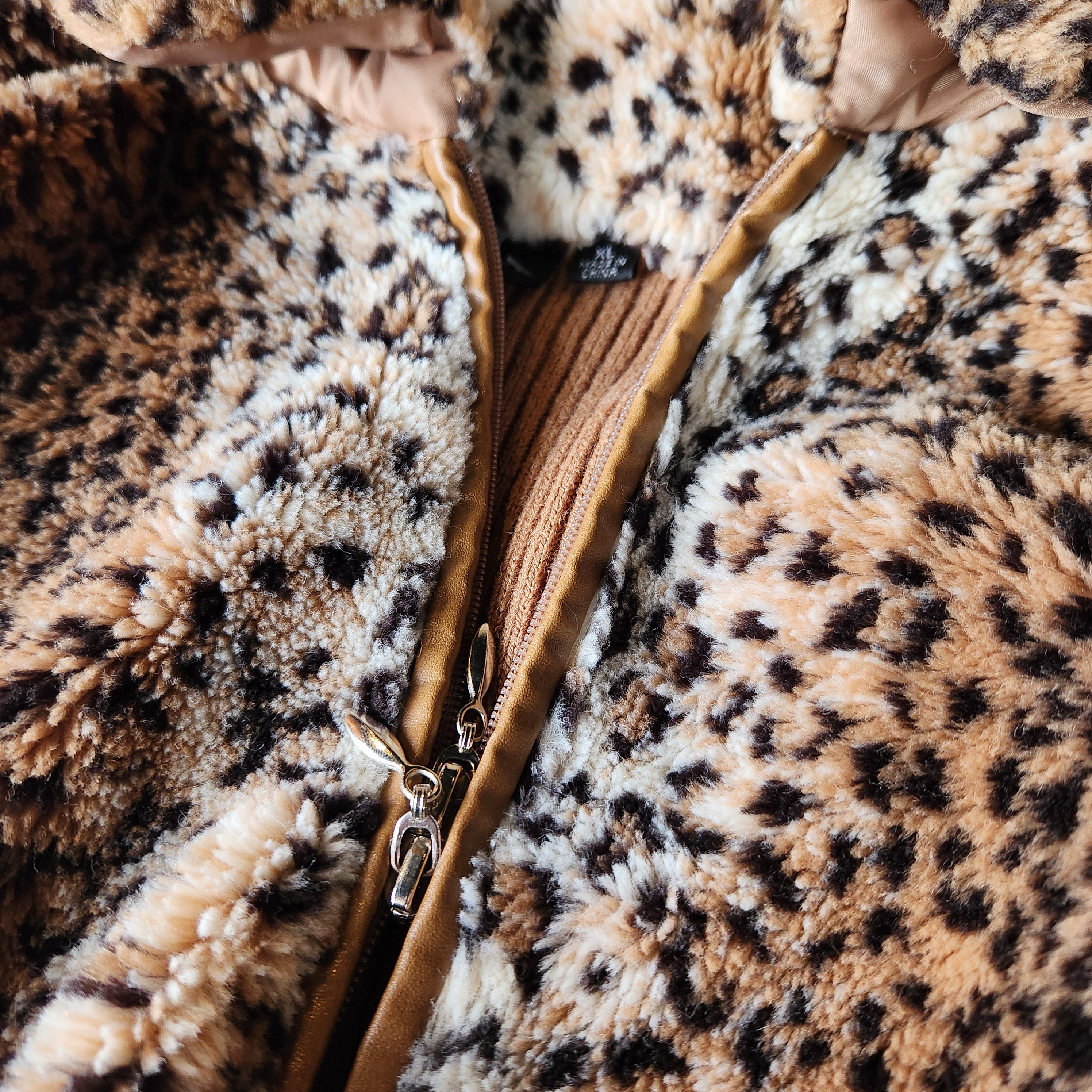 Fuzzy Cheetah Zip-Up Sweater (XL)